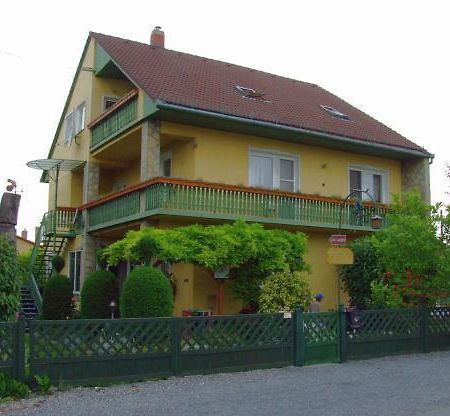 Hotel Grill Garten Vendégház à Keszthely Extérieur photo